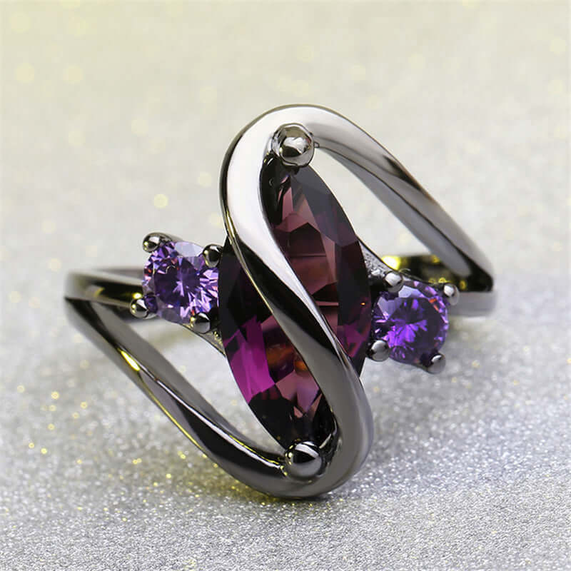 Sapphire Horse Eye Ring Female Black Gold Electroplated