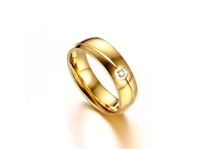 Personalized Simple Ring With Solitaire Diamond