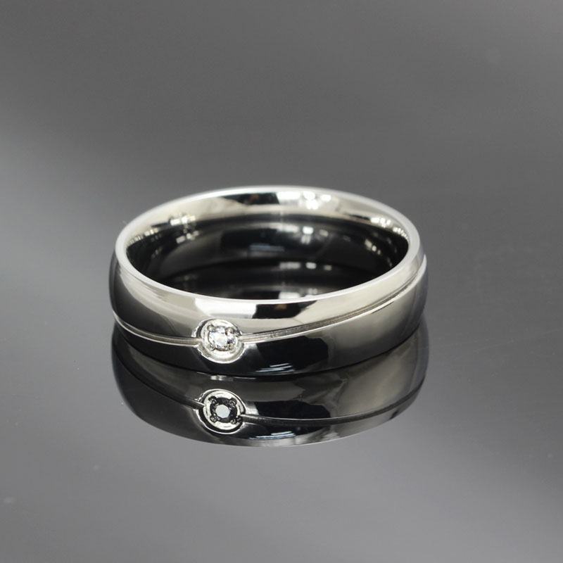 Personalized Simple Ring With Solitaire Diamond
